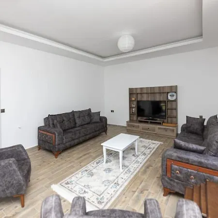 2 Br House With Spacious Garden&private Pool In *